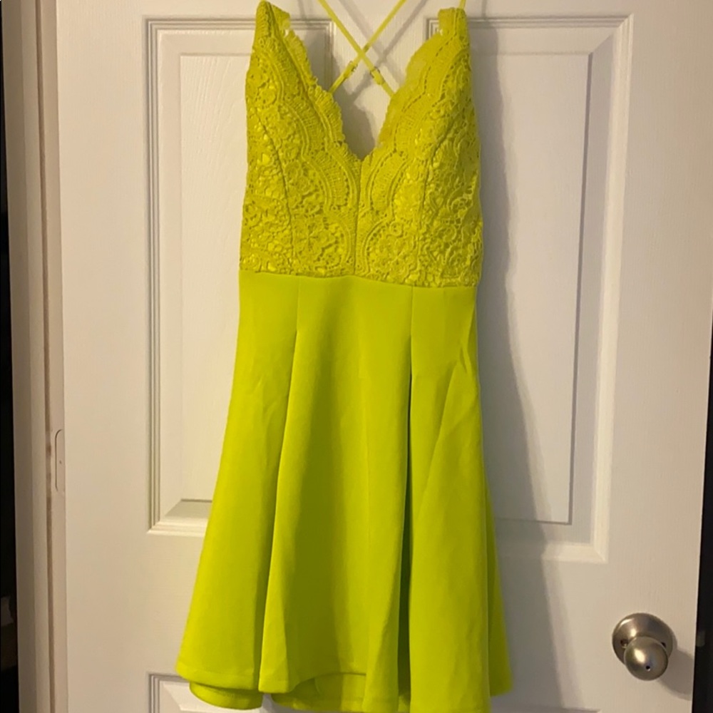 Never worn - Picture 1 of 3